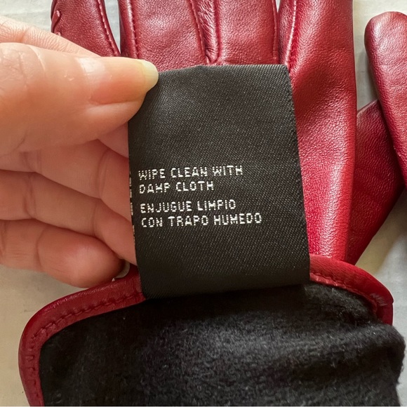 Burgundy Soft Napa leather Women’s gloves, with side-laced up-detail. (M) 7/7.5” - Picture 12 of 12